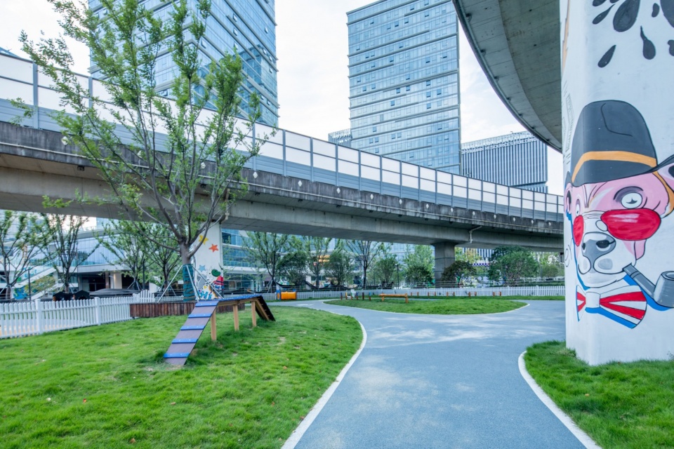 Landscape Design of Phase 1 of New Land on the South Bank of Suzhou Industrial Park by Qidi Design Group Beijing Branch Sanpeng Studio
