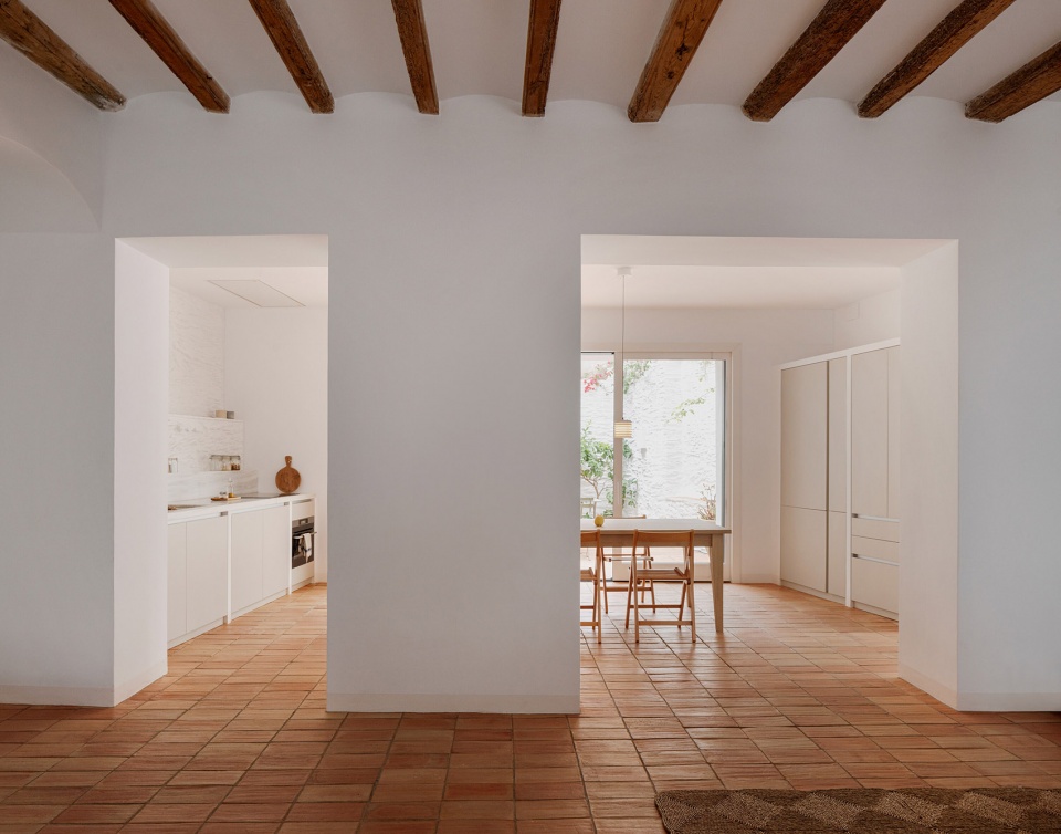 fishermans house in cadaques by bea portabella jordi pages