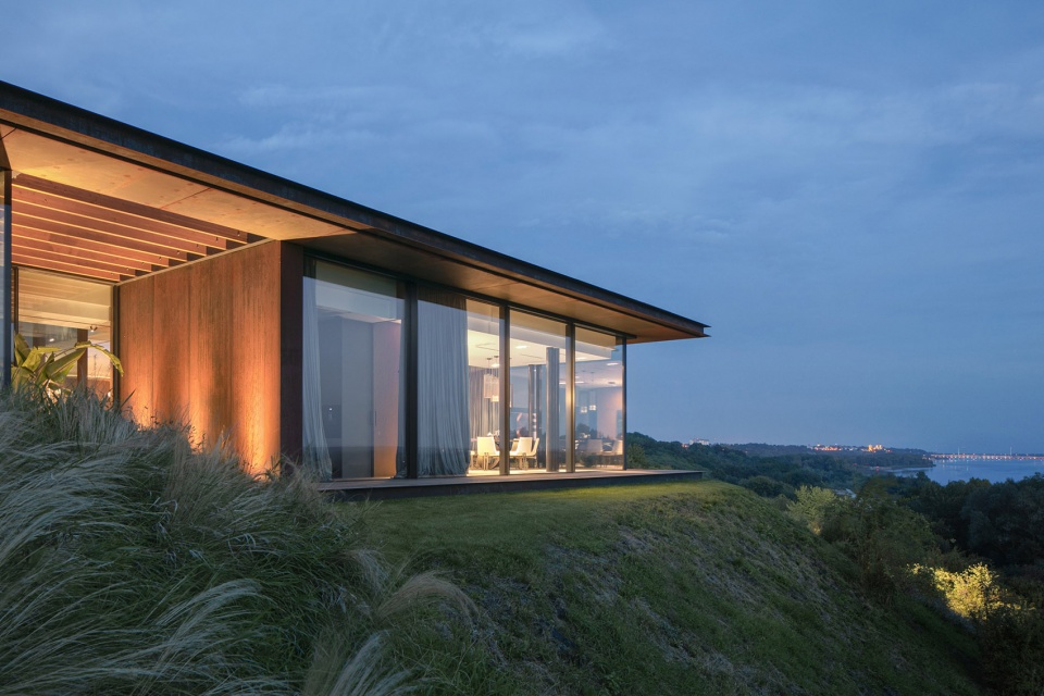 house in the slope by 77 studio