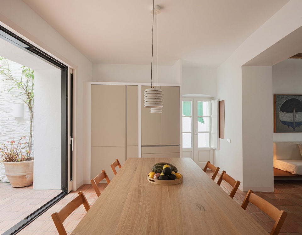fishermans house in cadaques by bea portabella jordi pages