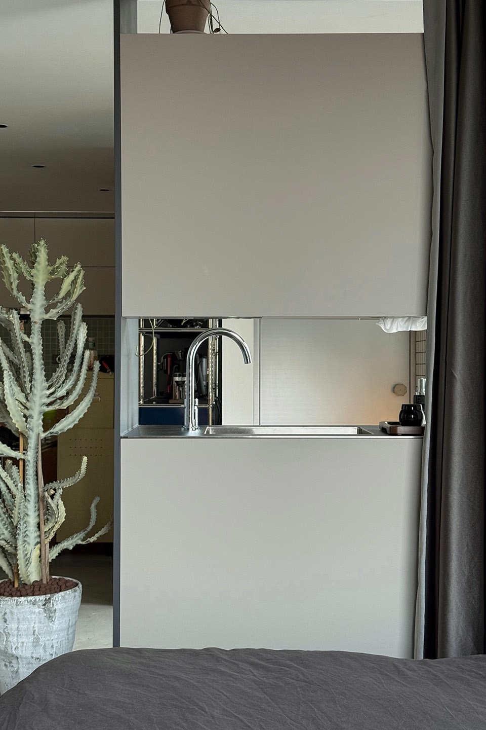 interior renovation of an apartment by fuyudi studio