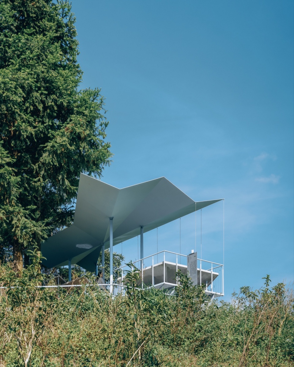 Half Mountain Cloud Station Nankun Mountain Huizhou by Studio Qing