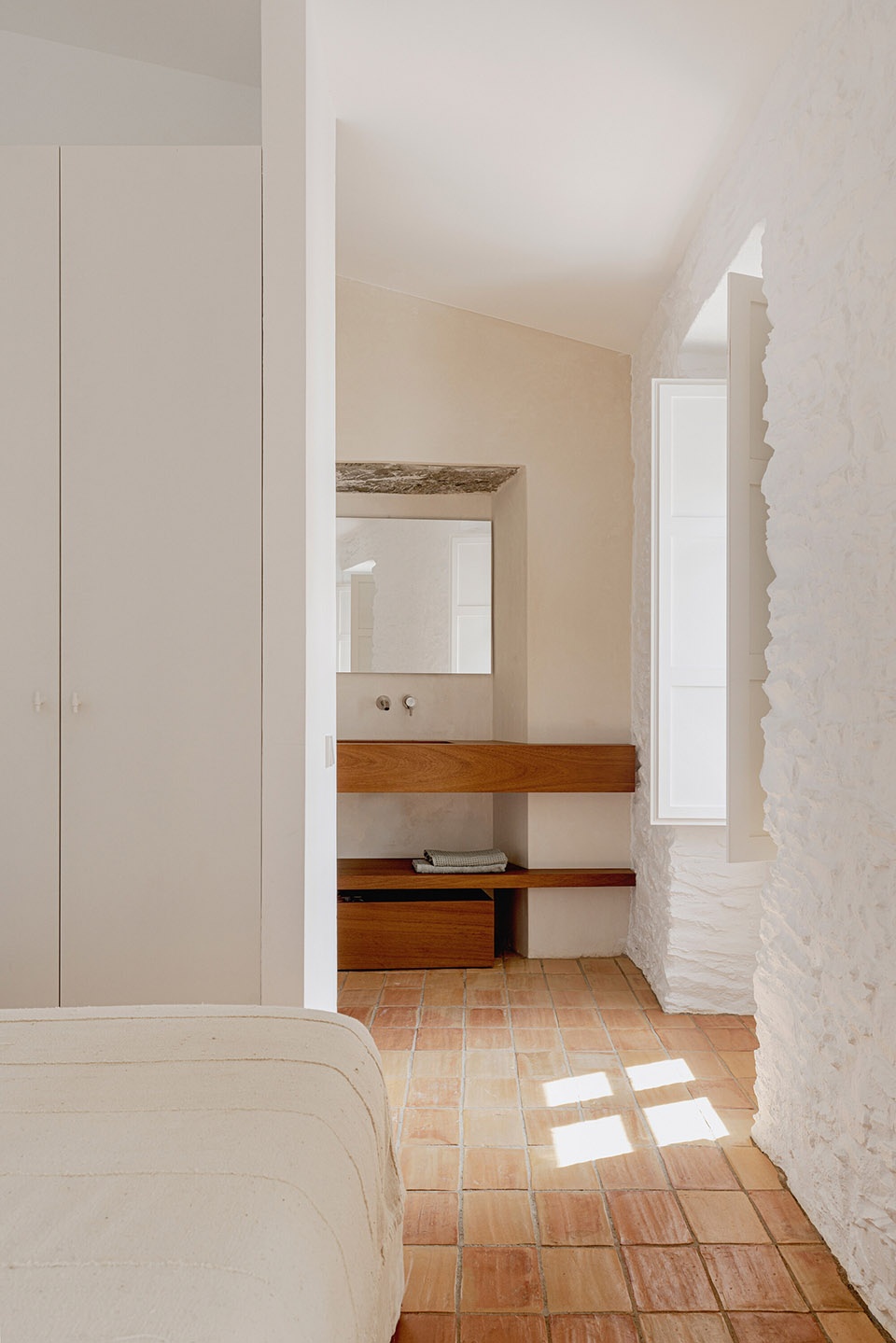 fishermans house in cadaques by bea portabella jordi pages