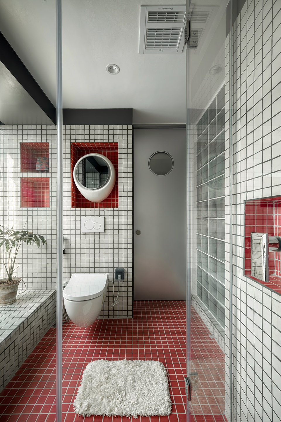 interior renovation of an apartment by fuyudi studio