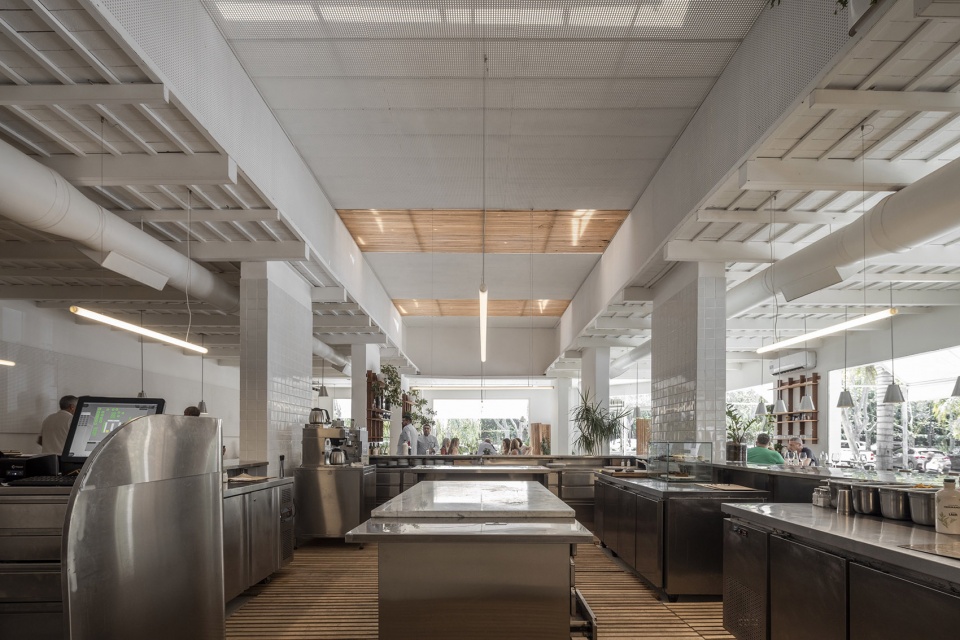 hermanos restaurant by ohio estudio