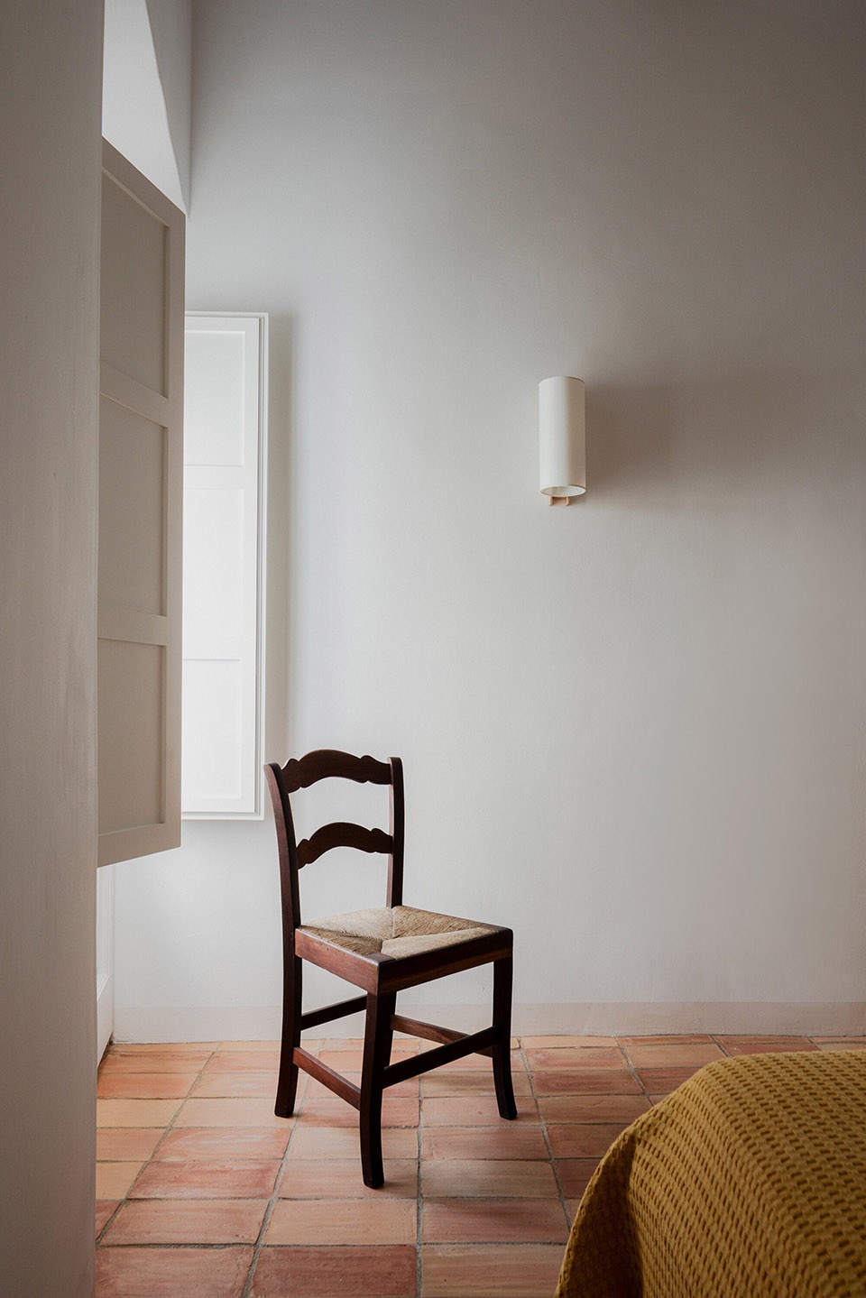 fishermans house in cadaques by bea portabella jordi pages