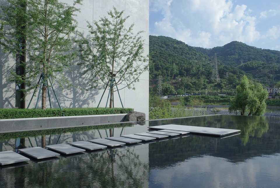 zephyrus art resort hotel by gwp architects