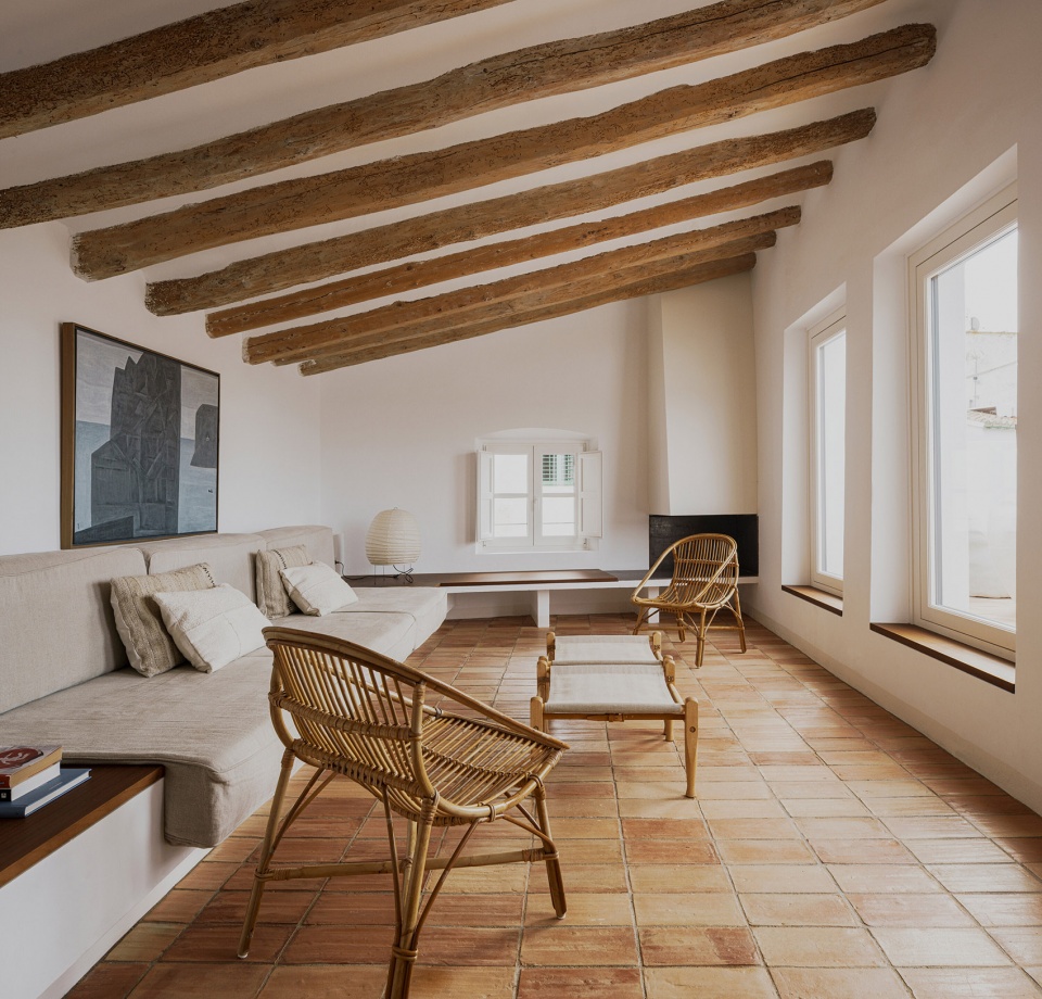 fishermans house in cadaques by bea portabella jordi pages