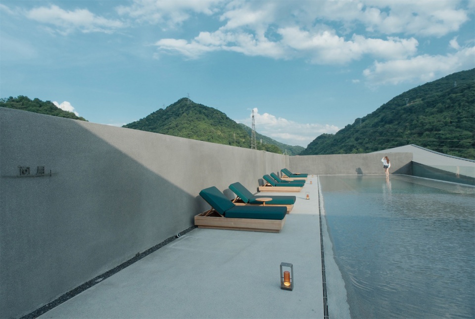 zephyrus art resort hotel by gwp architects