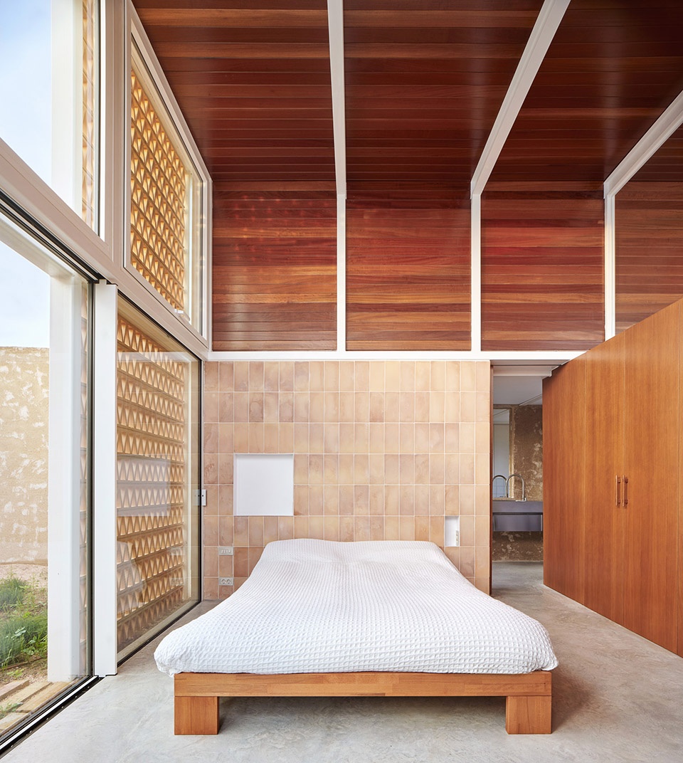casa tres patis by twobo arquitectura