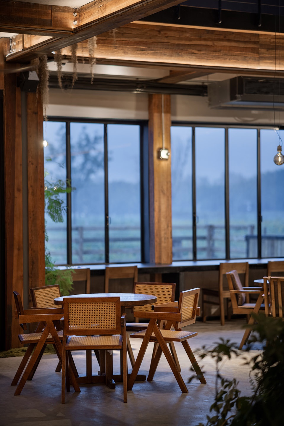 leban restaruant by mos design
