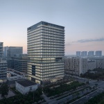 张江集电港B区3-2信息技术产业平台创芯天地，上海 / 致正建筑工作室