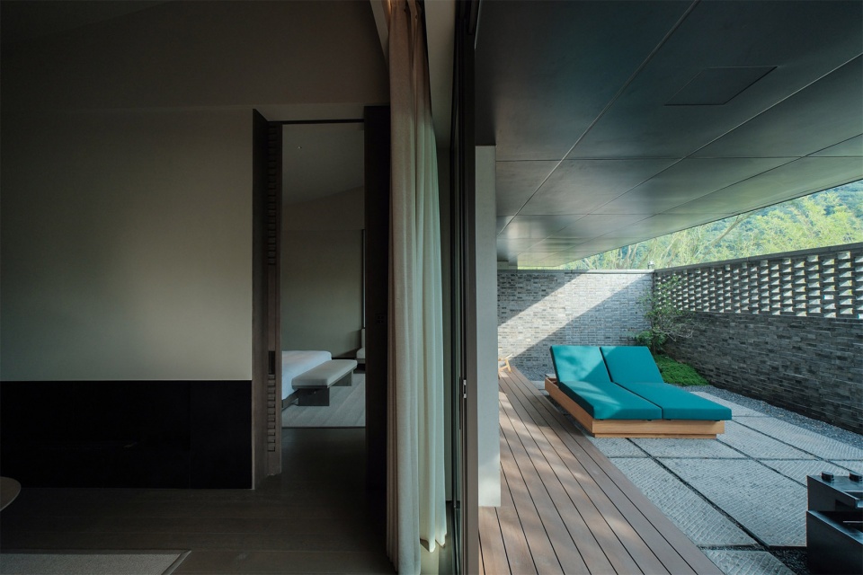 zephyrus art resort hotel by gwp architects