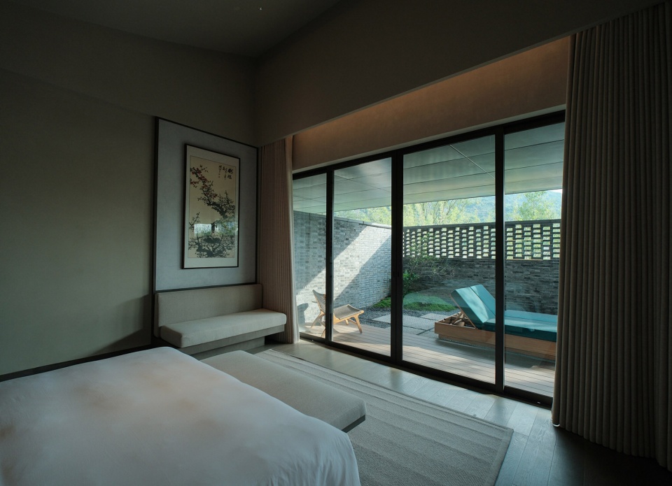 zephyrus art resort hotel by gwp architects
