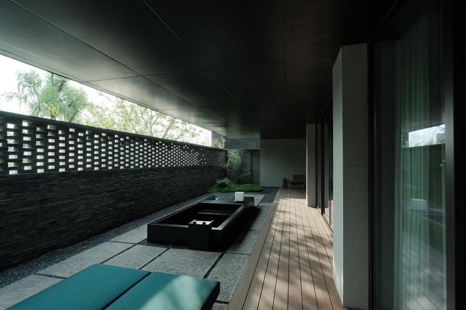 zephyrus art resort hotel by gwp architects