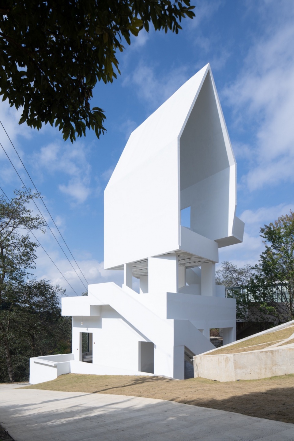 Dali Wuliangshan Flying bird Art Gallery