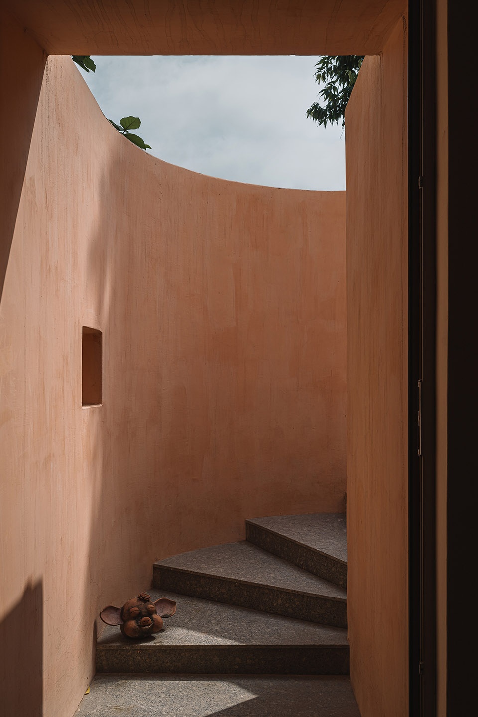 mana workspace by studio iksoi