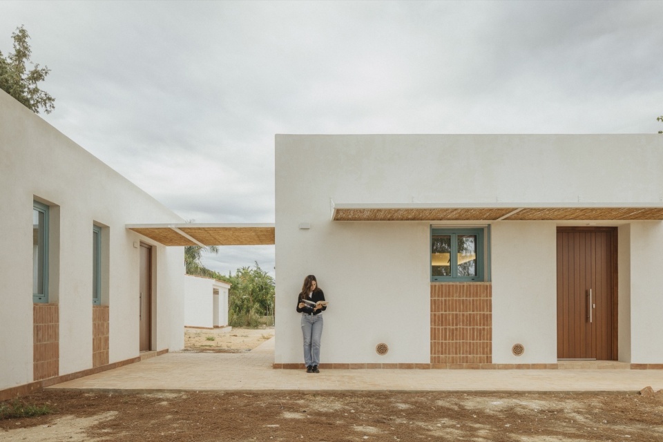 Casa de les Pinetes by MENTRESTANT Arquitectura Cooperativa