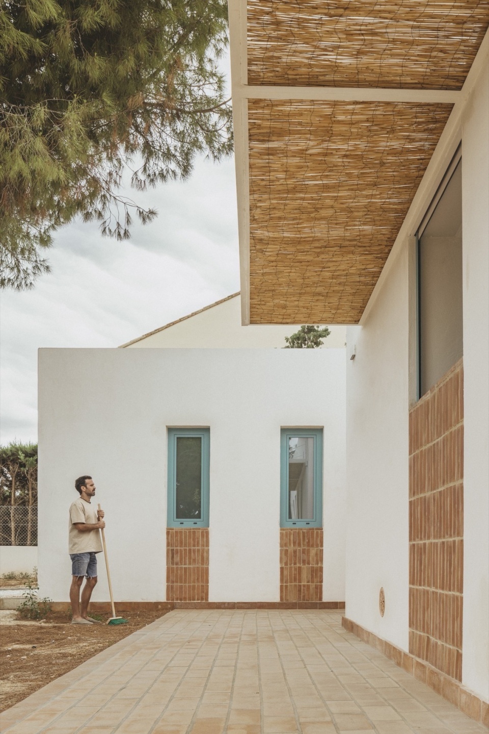Casa de les Pinetes by MENTRESTANT Arquitectura Cooperativa