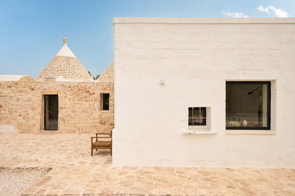 trullo mita by studio8 architects