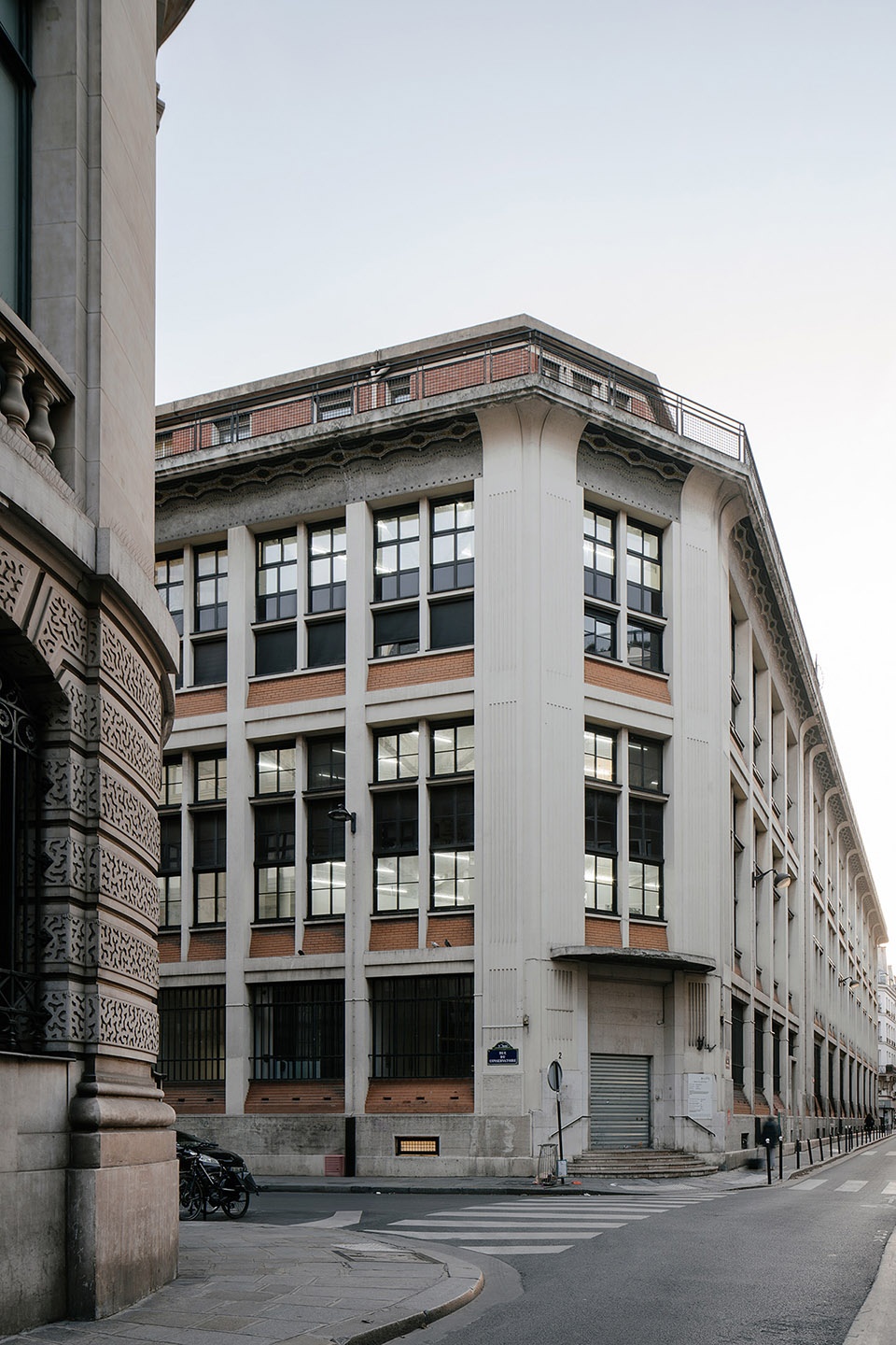 paris internationale by christ gantenbein