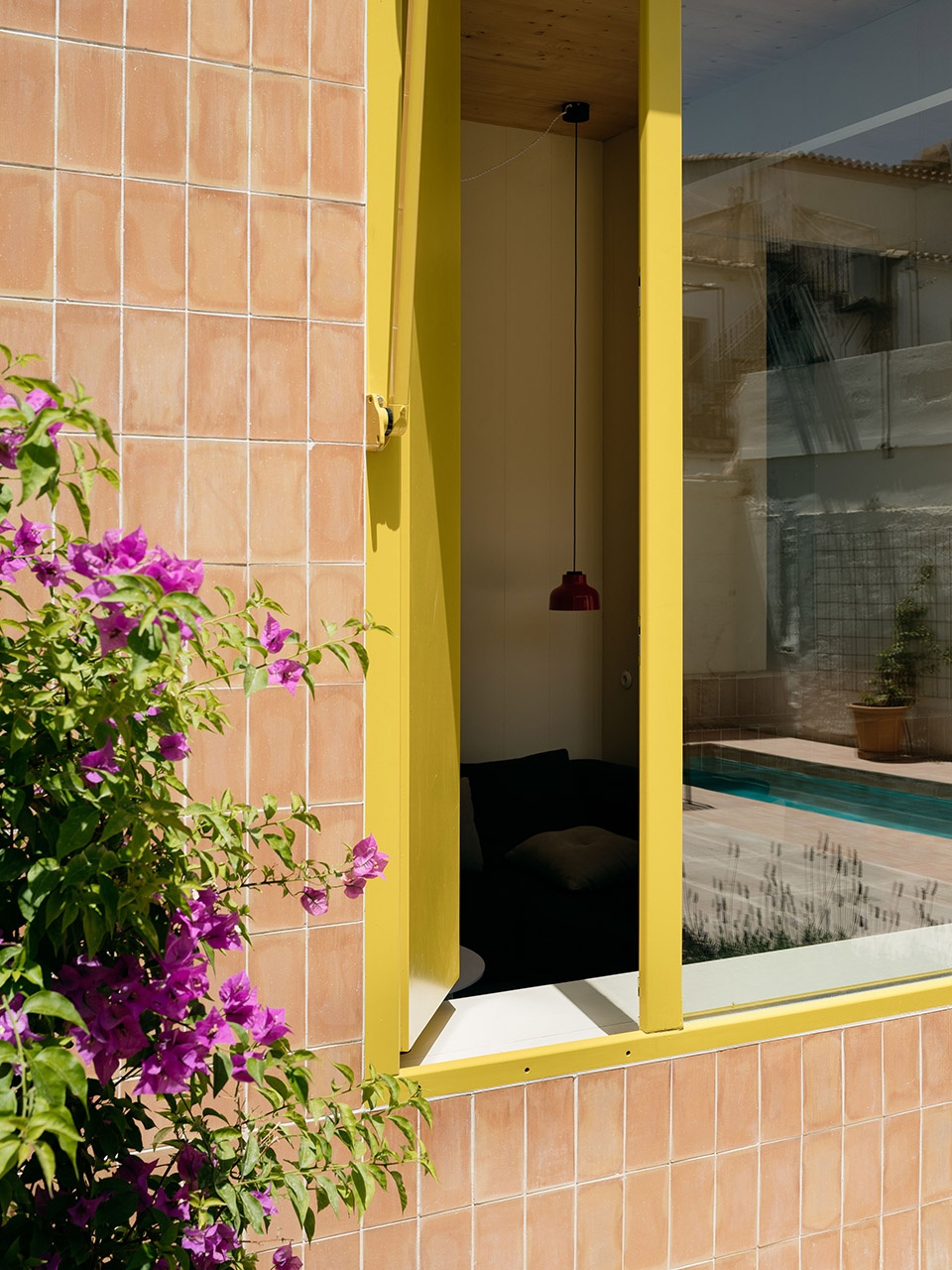 split house by feina studio