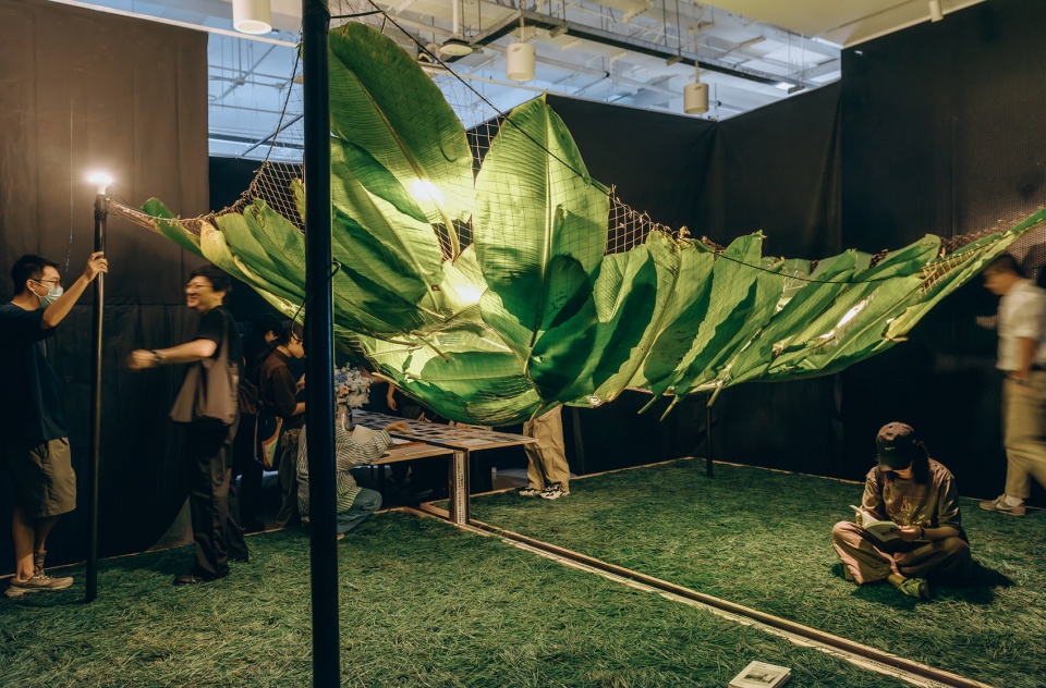 the third exhibition of half stage opened