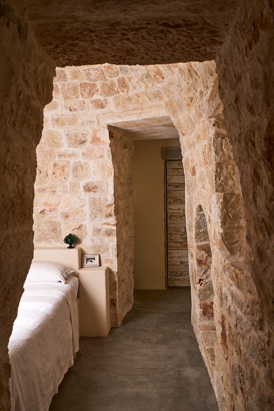 trullo mita by studio8 architects