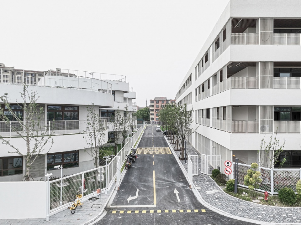 the hetu middle school and the luoshu kindergarten by gom