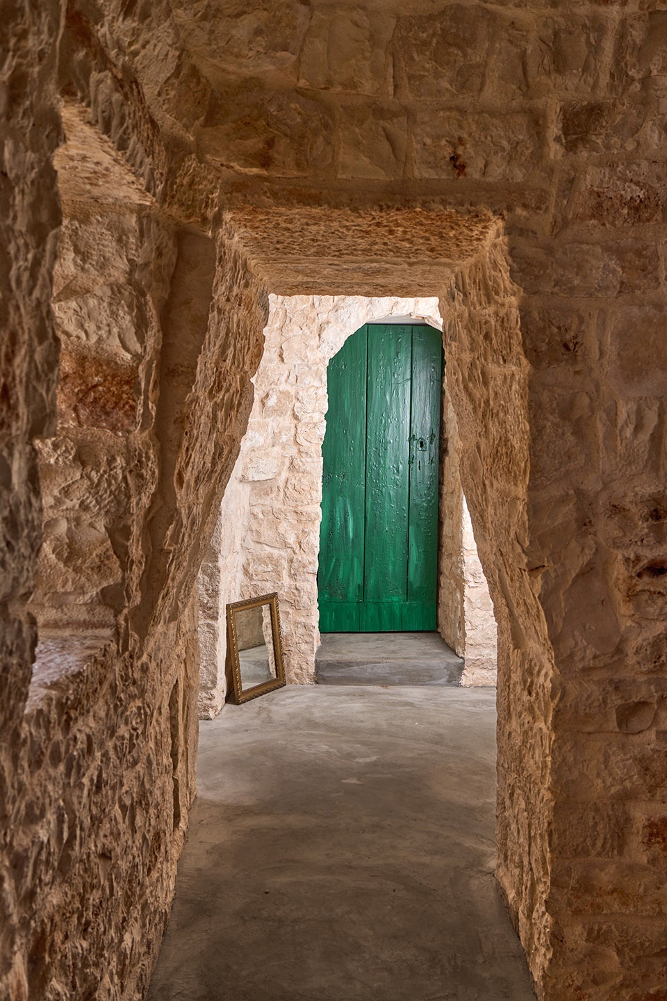 trullo mita by studio8 architects