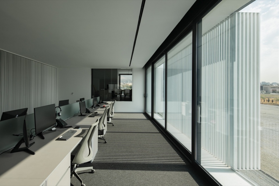 Rahyaft Office Final NOIR OFFICE