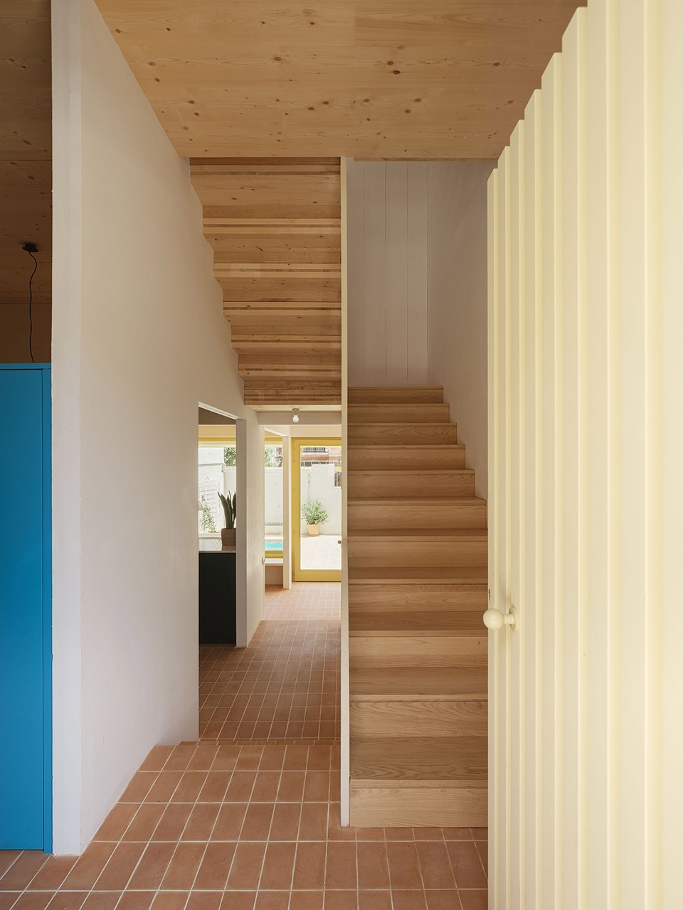 split house by feina studio