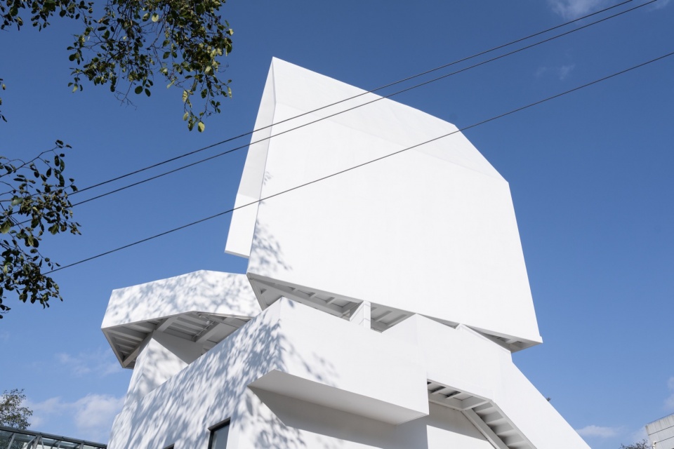 Dali Wuliangshan Flying bird Art Gallery