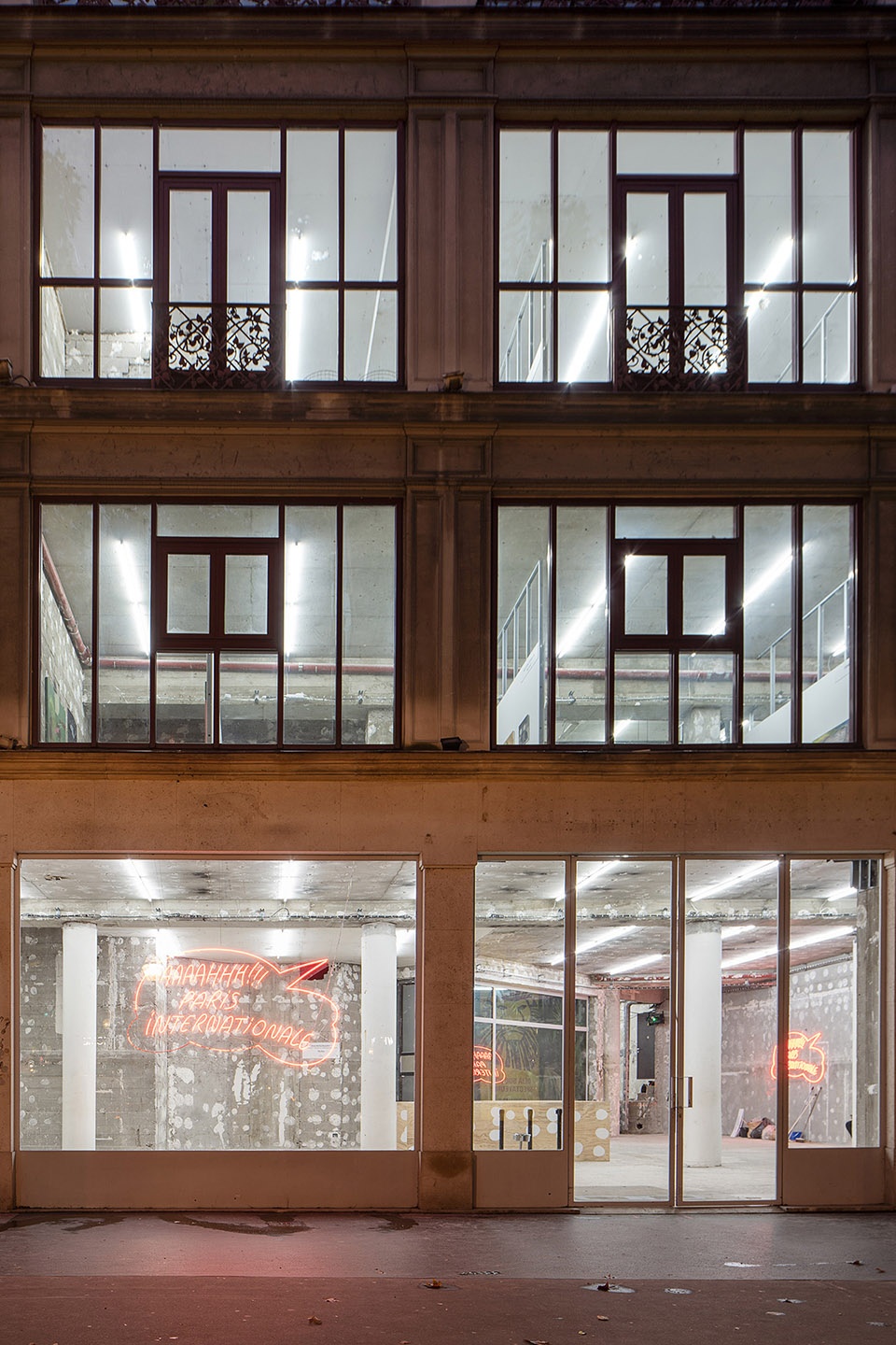paris internationale by christ gantenbein