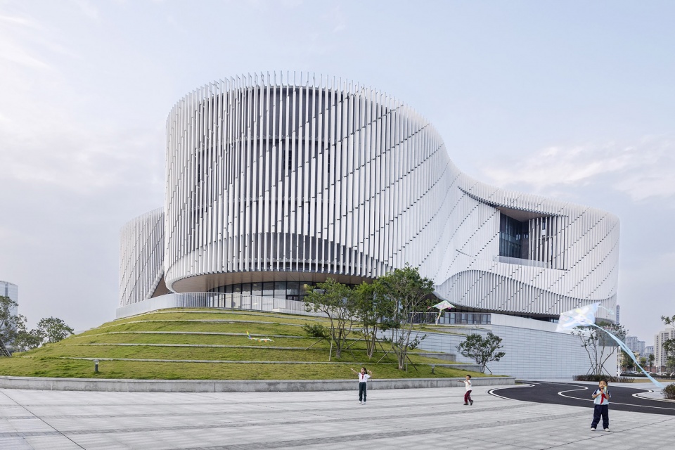 yangjiang cultural center by scut yifang