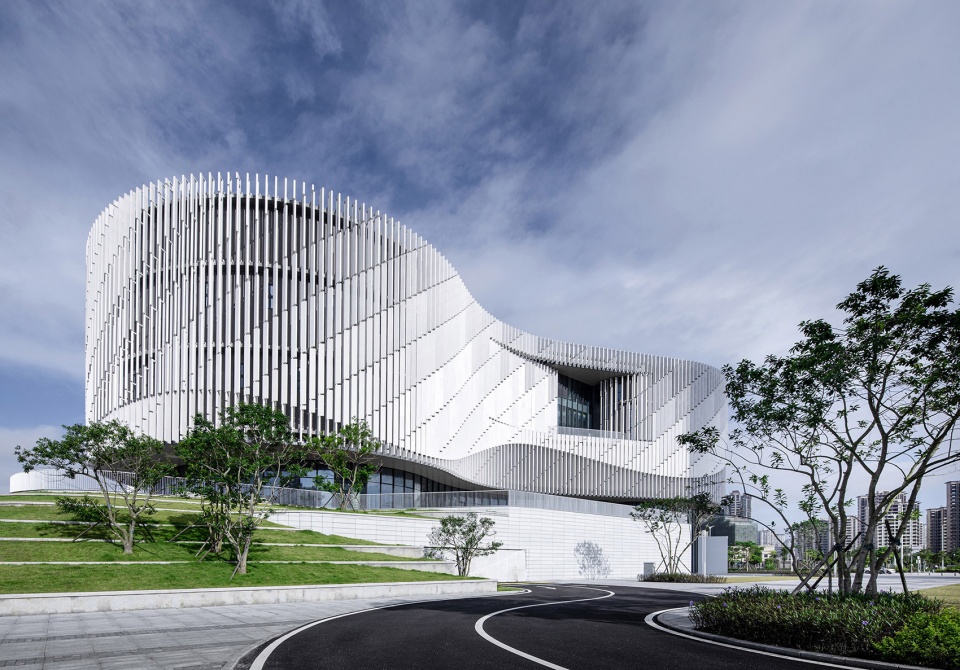 yangjiang cultural center by scut yifang