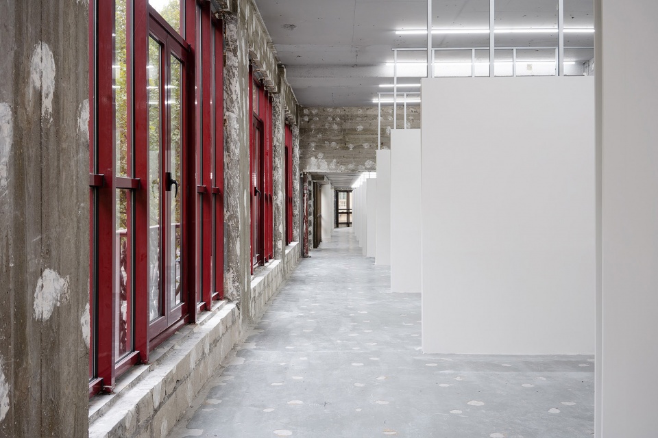 paris internationale by christ gantenbein