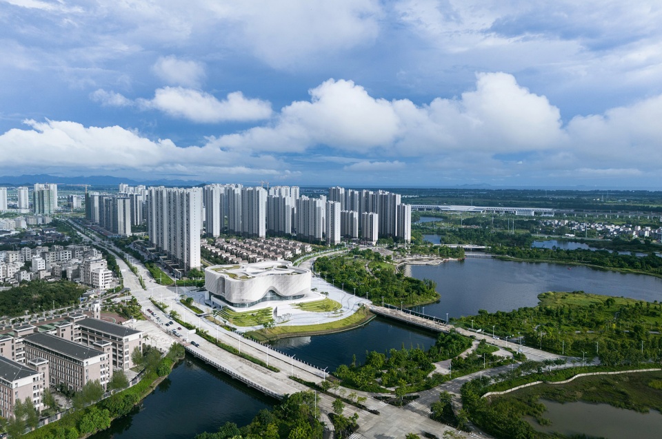 yangjiang cultural center by scut yifang