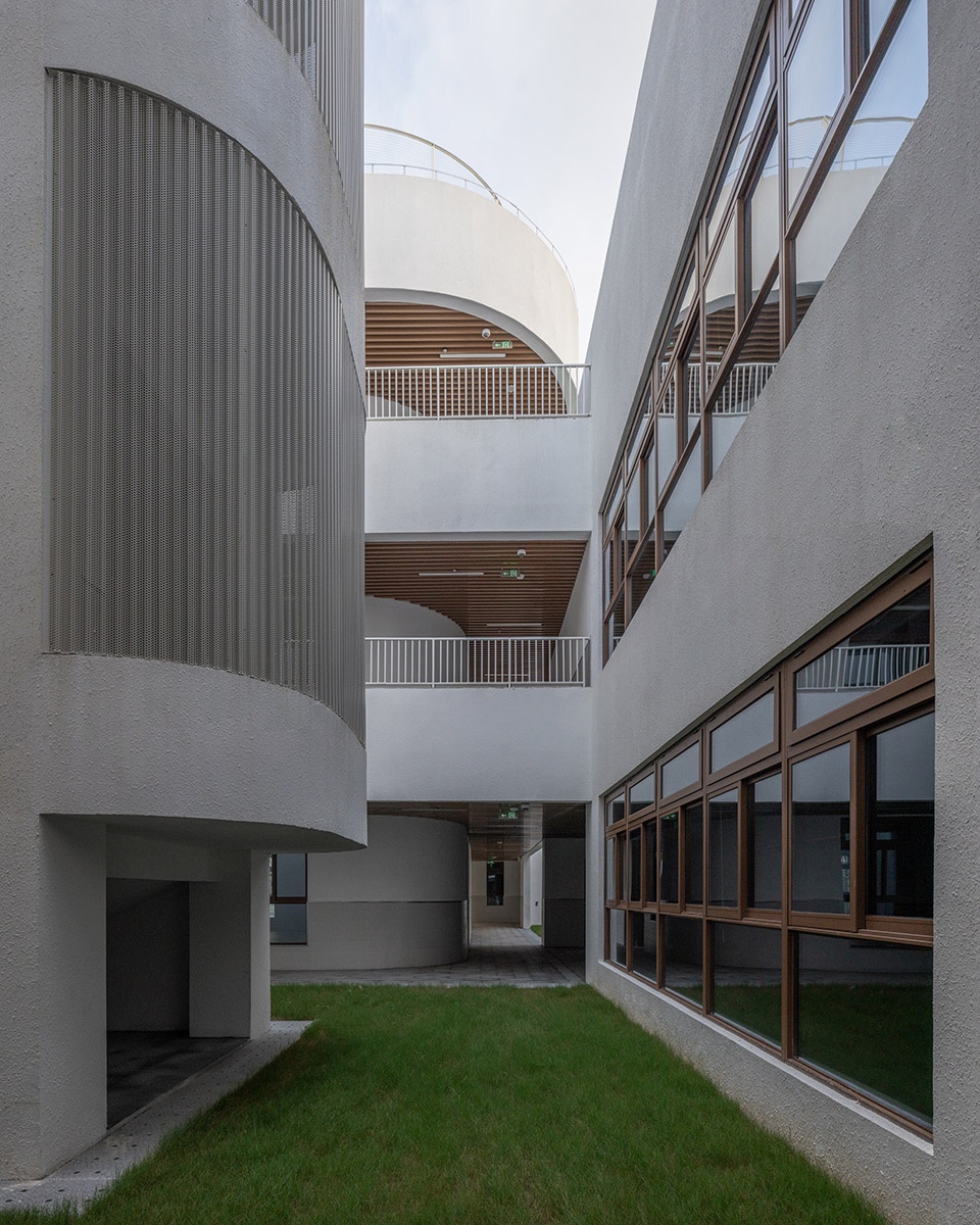 the hetu middle school and the luoshu kindergarten by gom