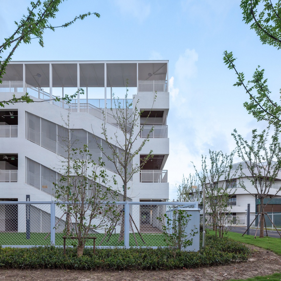 the hetu middle school and the luoshu kindergarten by gom