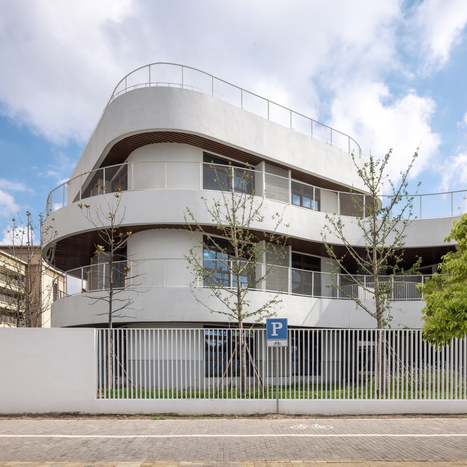 the hetu middle school and the luoshu kindergarten by gom