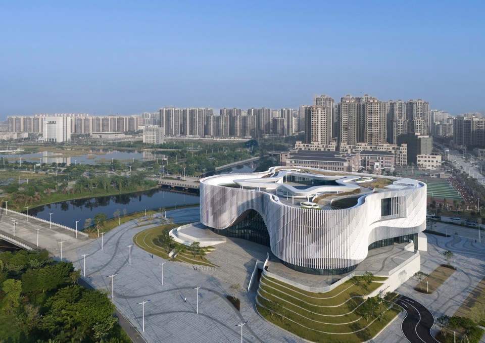 yangjiang cultural center by scut yifang