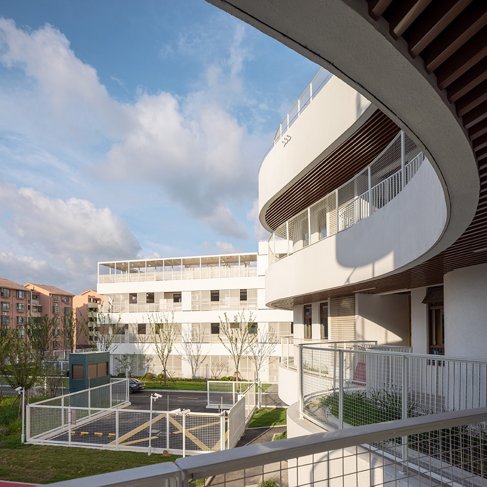 the hetu middle school and the luoshu kindergarten by gom