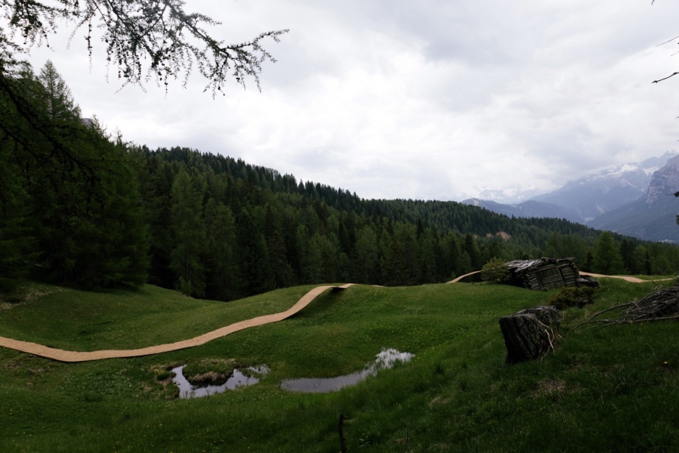 Trace of Land