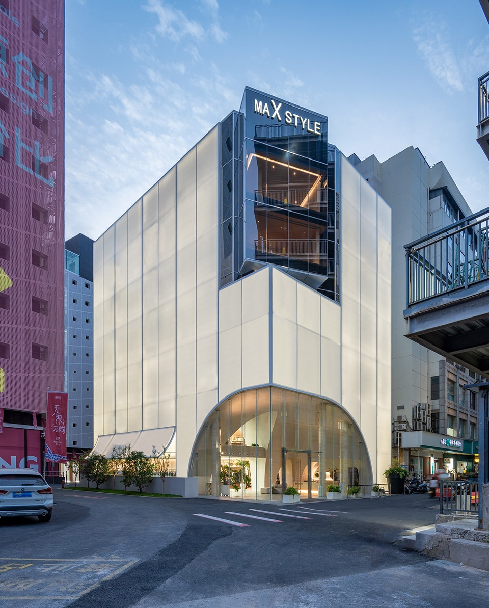 maxstyles sijiqing street flagship store by microcosm design studio