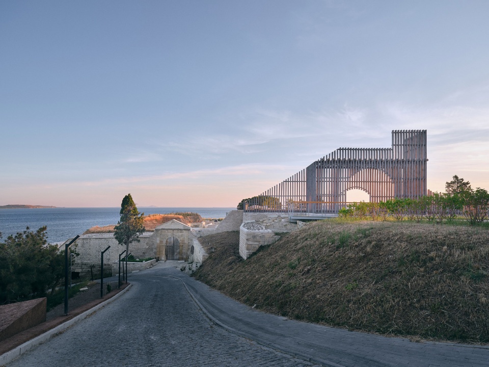 seddulbahir fortress by koop architects
