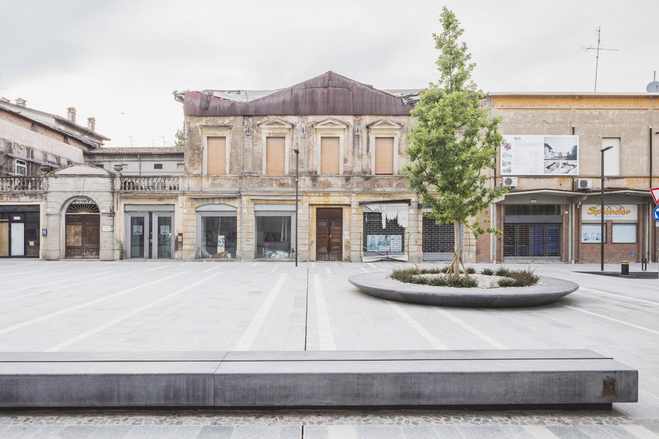 borellini square and palazzo mari by km 429 architecture