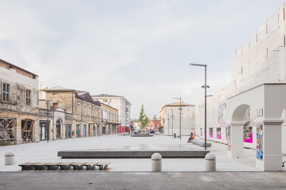 borellini square and palazzo mari by km 429 architecture