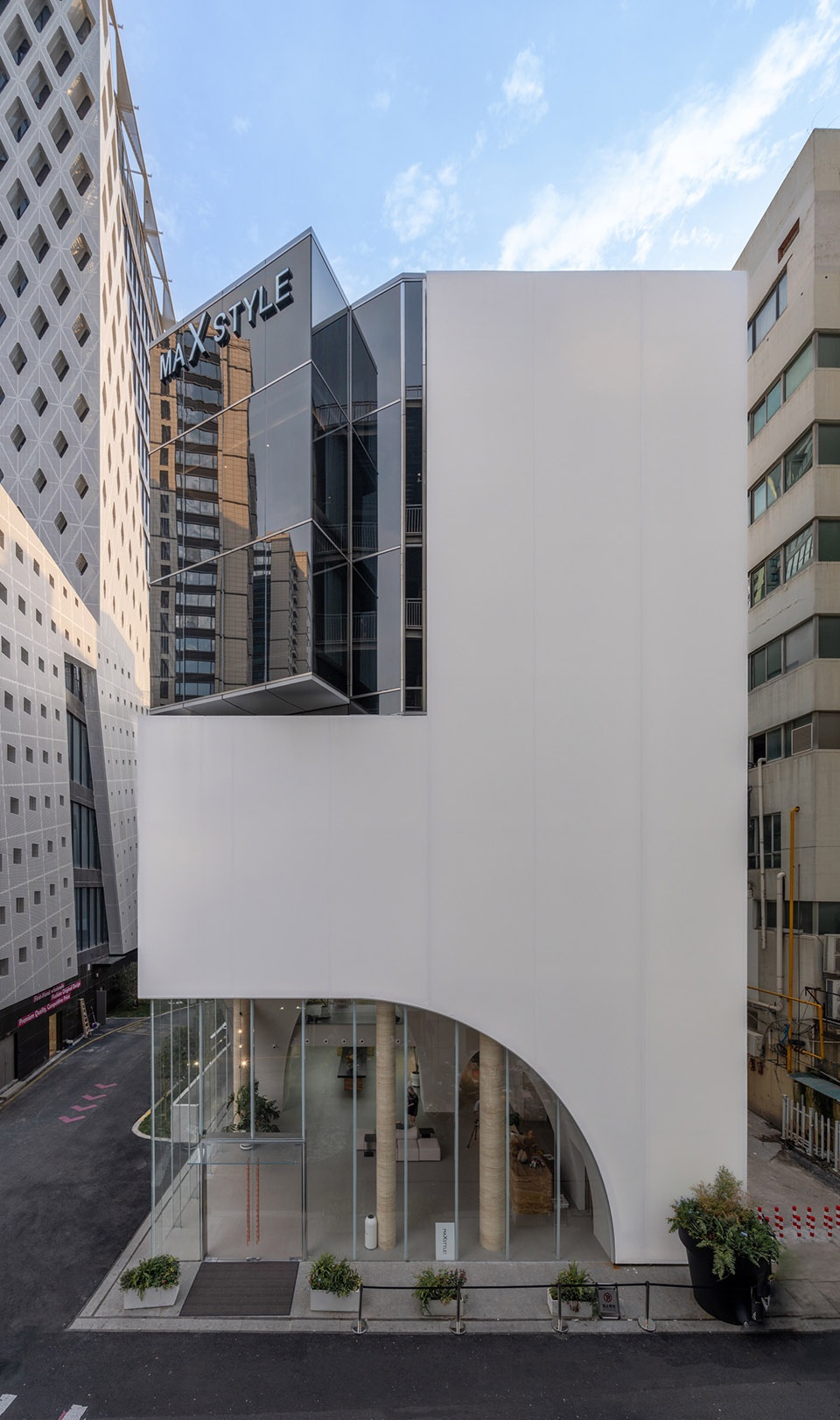 maxstyles sijiqing street flagship store by microcosm design studio