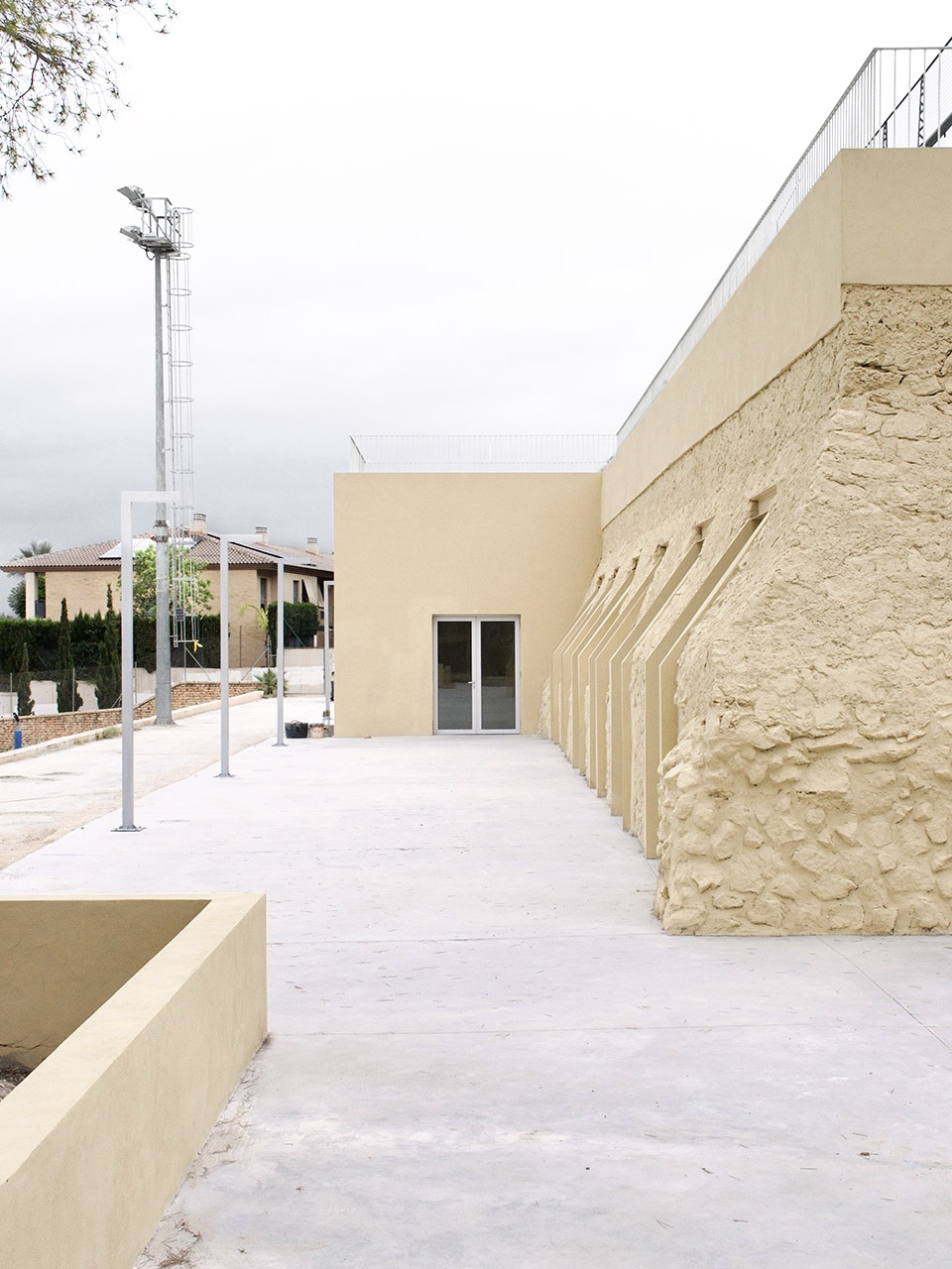 the inmaculada jesuitas school by estudio ubeda valero